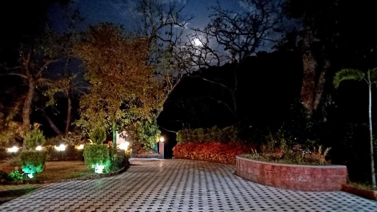 Serenity Resort Panhala Bagian luar foto