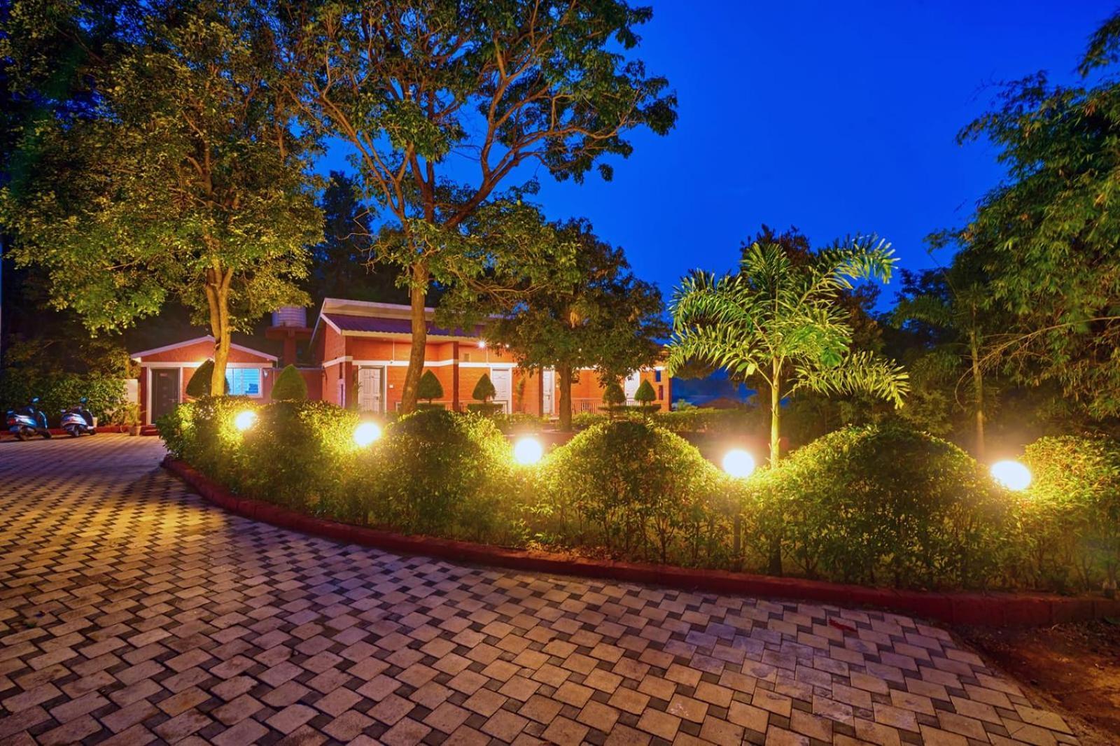 Serenity Resort Panhala Bagian luar foto