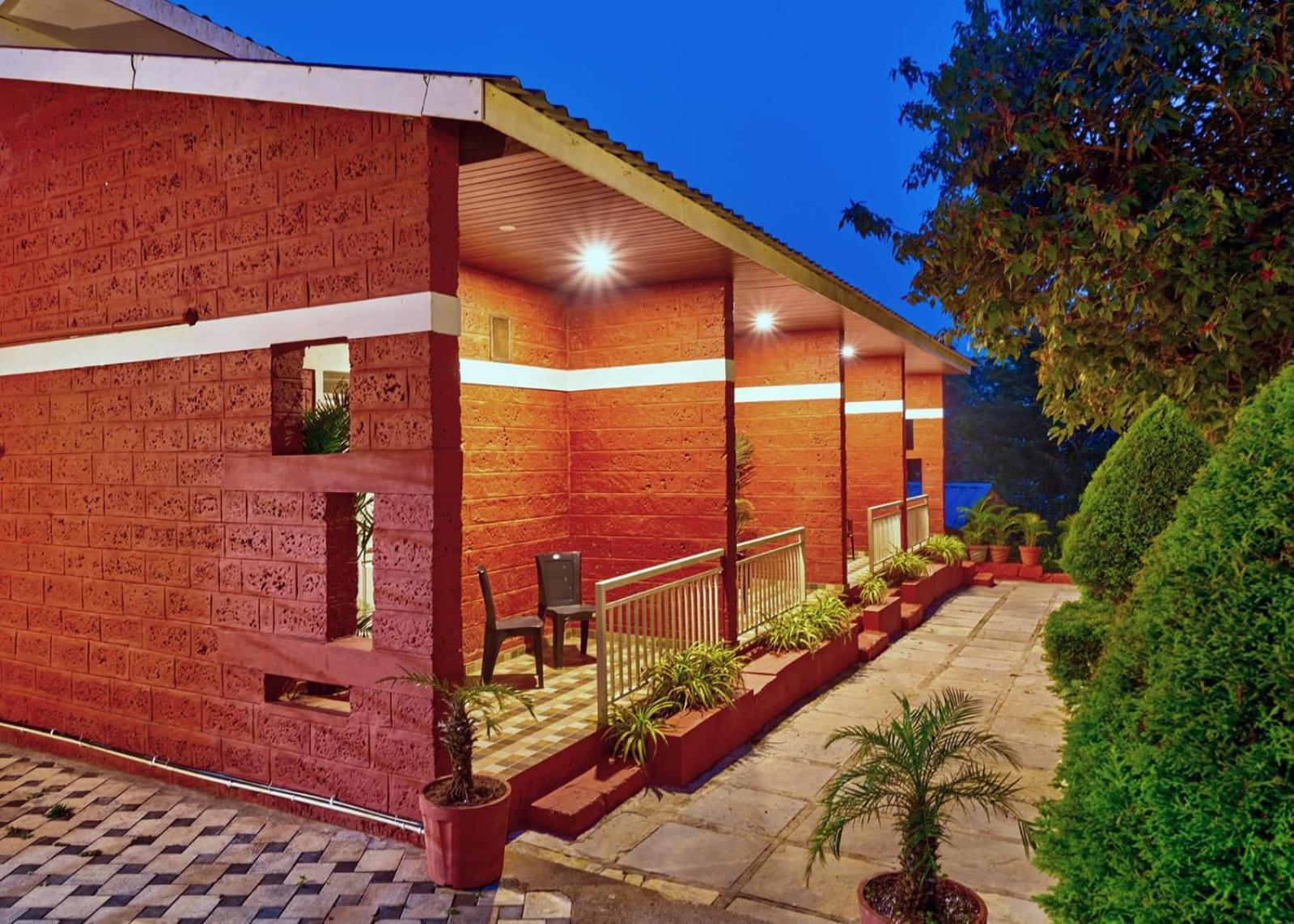 Serenity Resort Panhala Bagian luar foto
