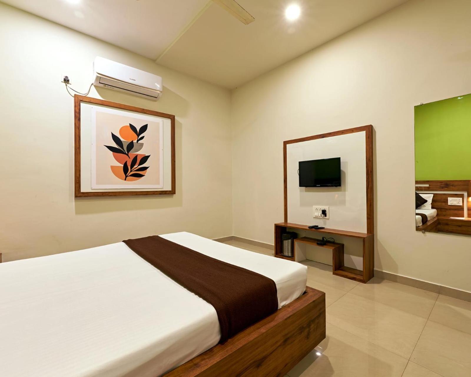 Serenity Resort Panhala Bagian luar foto